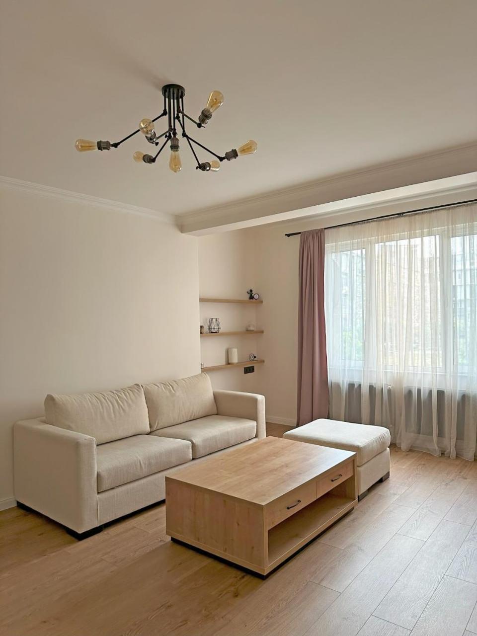 Ferienwohnung City Center Living In Erivan Exterior foto